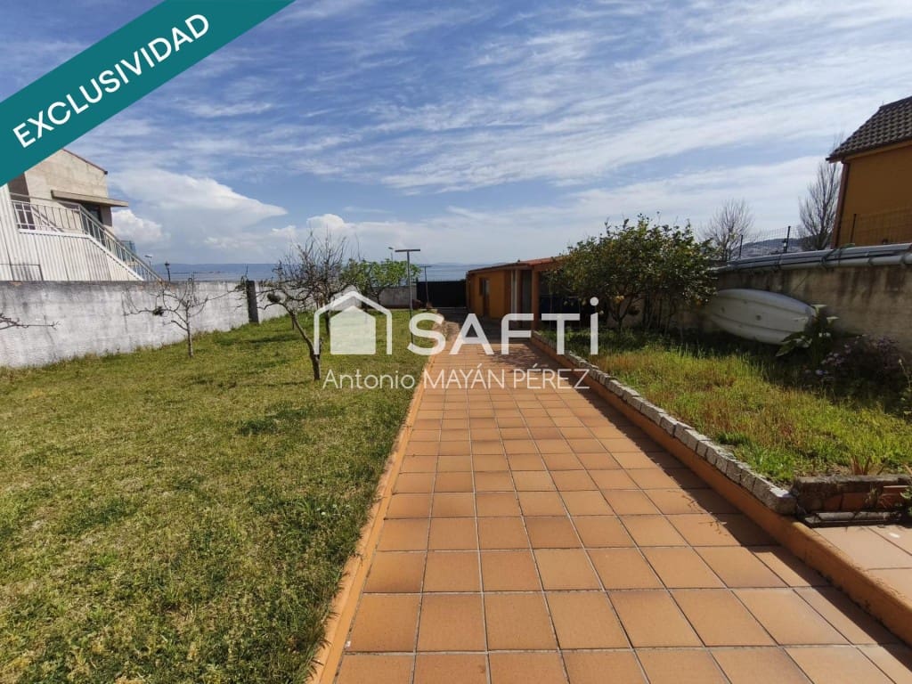 Chalet de 6 habitaciones en Ribeira en venta con garaje - 750.000 € (Ref: 9595319)