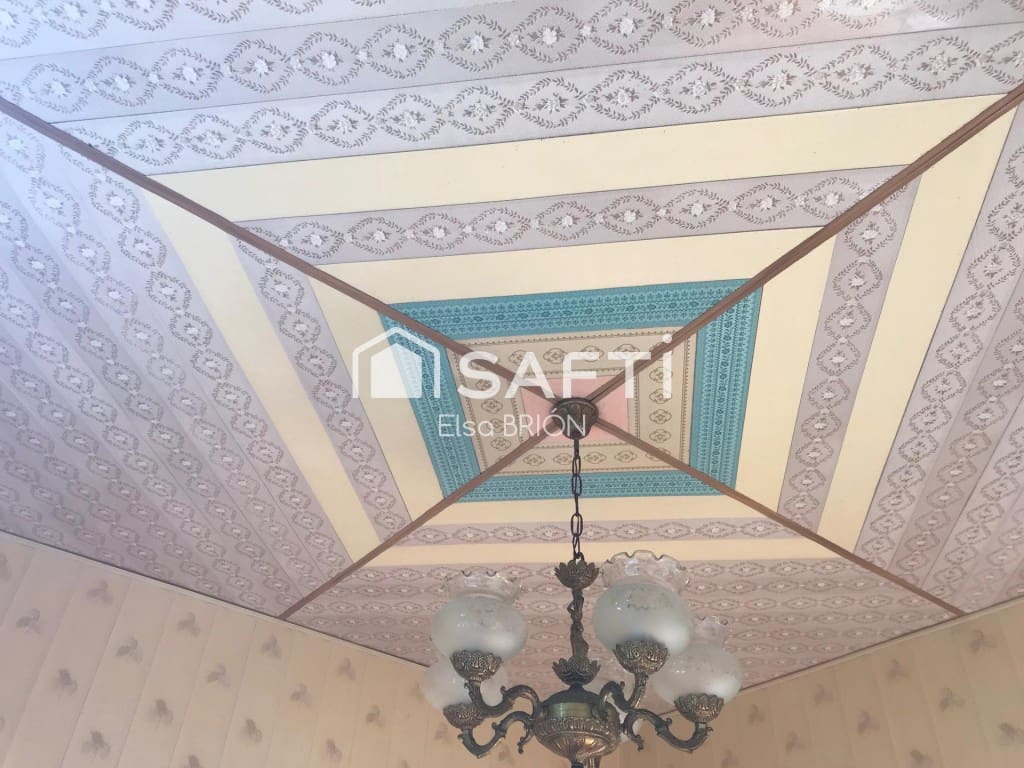 Adosado de 4 habitaciones en Boiro en venta - 150.000 € (Ref: 9595324)