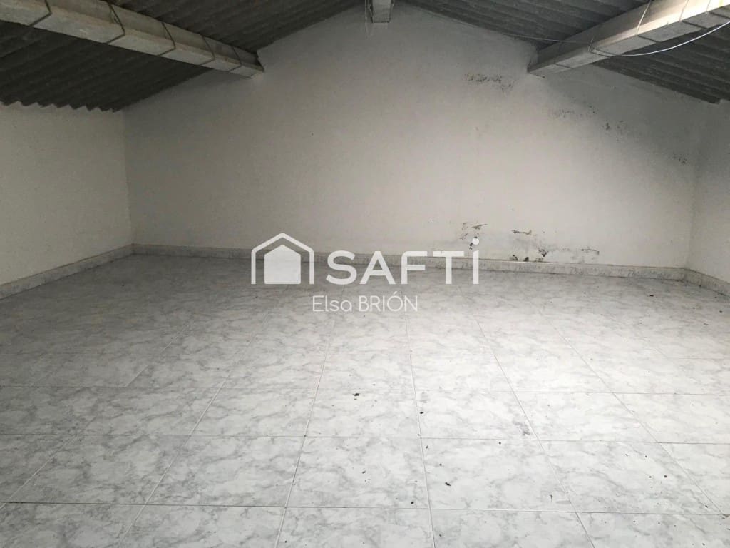 Adosado de 4 habitaciones en Boiro en venta - 150.000 € (Ref: 9595324)