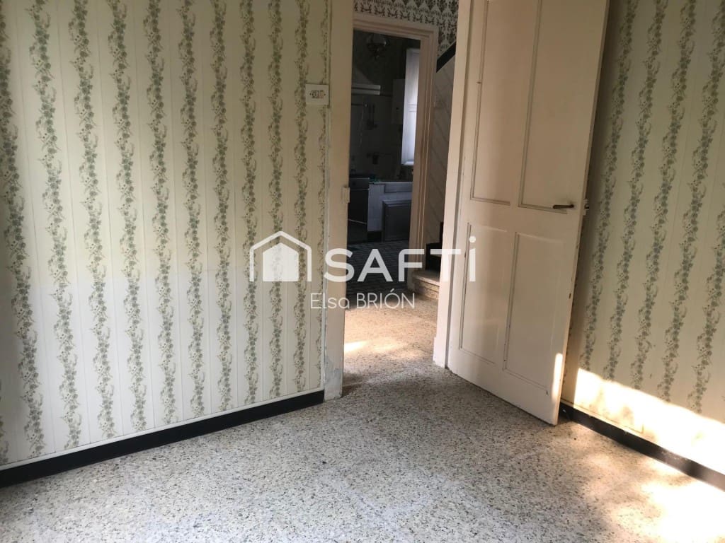 Adosado de 4 habitaciones en Boiro en venta - 150.000 € (Ref: 9595324)