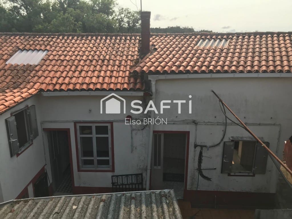Adosado de 4 habitaciones en Boiro en venta - 150.000 € (Ref: 9595324)