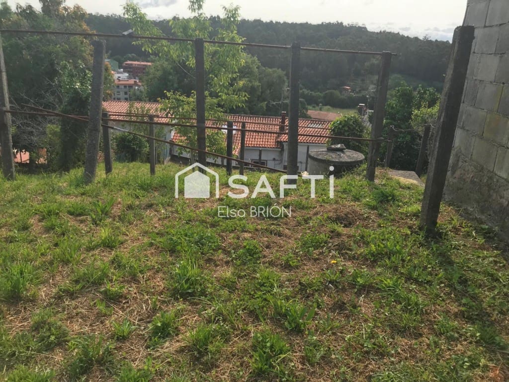 Adosado de 4 habitaciones en Boiro en venta - 150.000 € (Ref: 9595324)