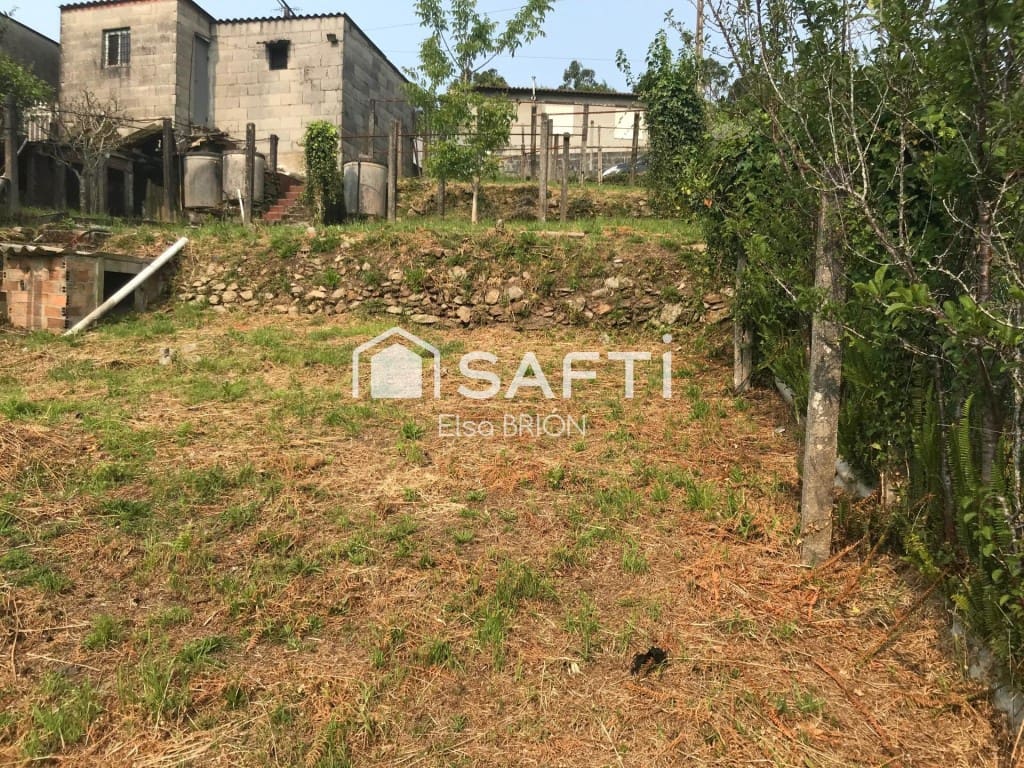 Adosado de 4 habitaciones en Boiro en venta - 150.000 € (Ref: 9595324)