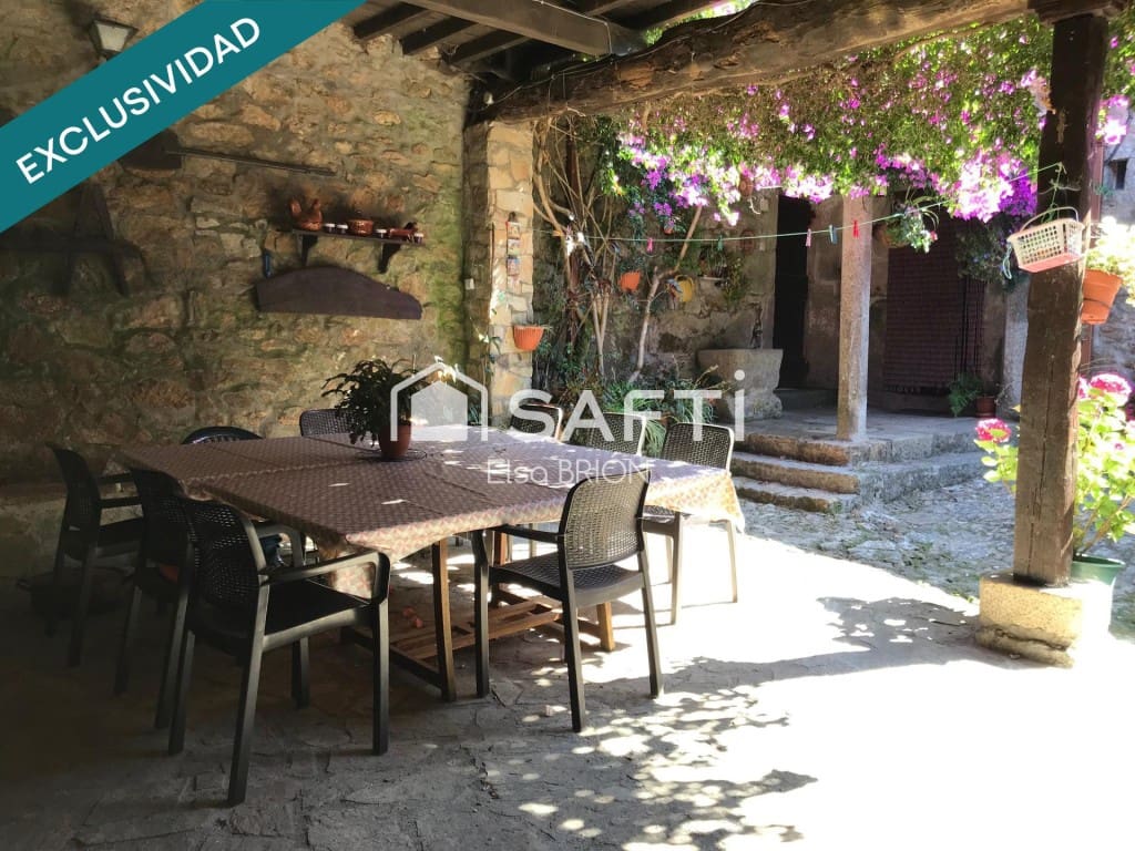 5 bedroom Finca/Country House for sale in Rois with pool - € 370,000 (Ref: 9595325)