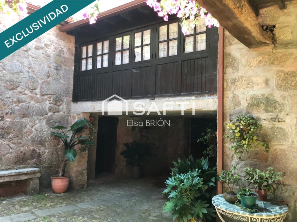 5 bedroom Finca/Country House for sale in Rois with pool - € 370,000 (Ref: 9595325)