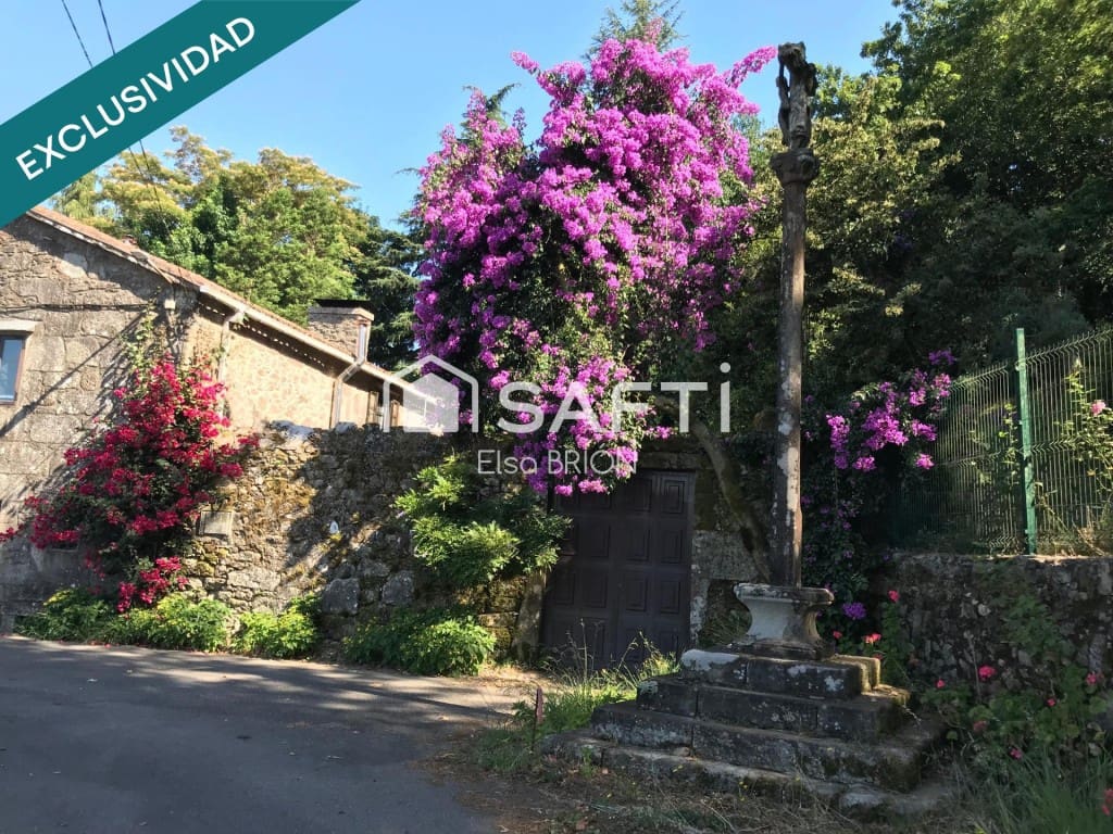 5 bedroom Finca/Country House for sale in Rois with pool - € 370,000 (Ref: 9595325)