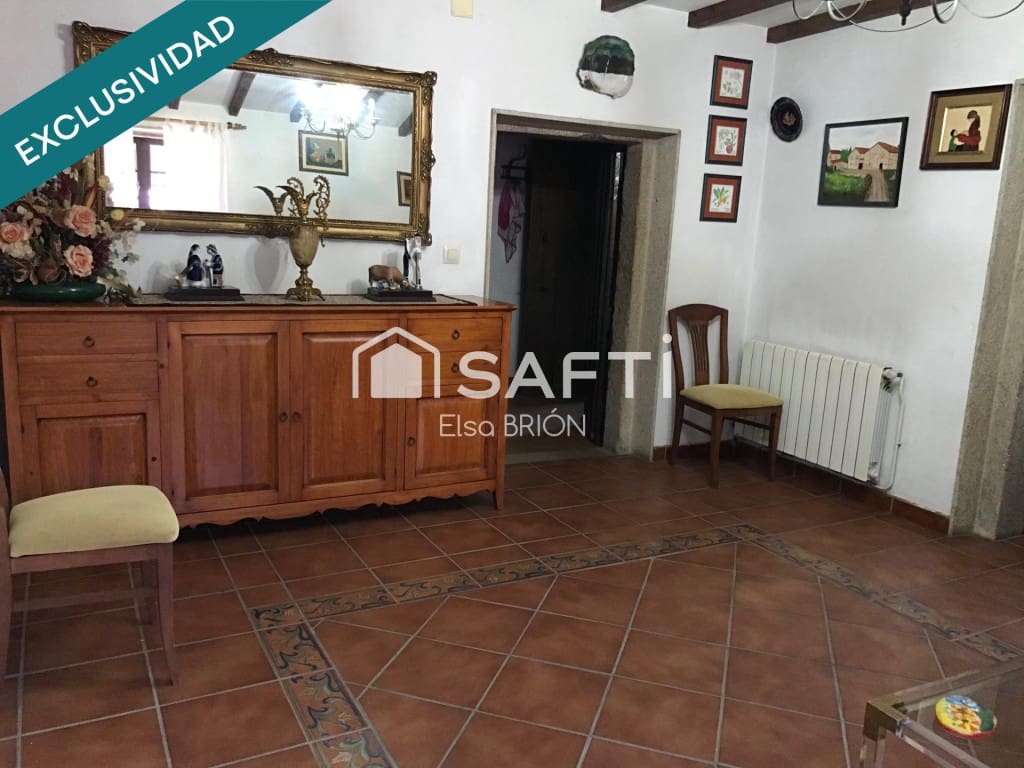 5 bedroom Finca/Country House for sale in Rois with pool - € 370,000 (Ref: 9595325)