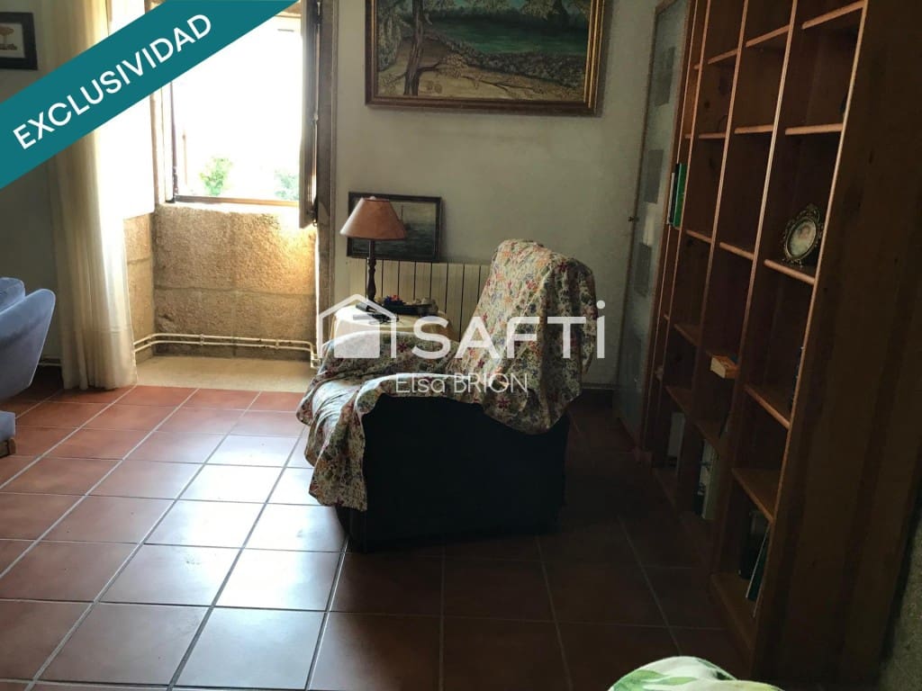 5 bedroom Finca/Country House for sale in Rois with pool - € 370,000 (Ref: 9595325)