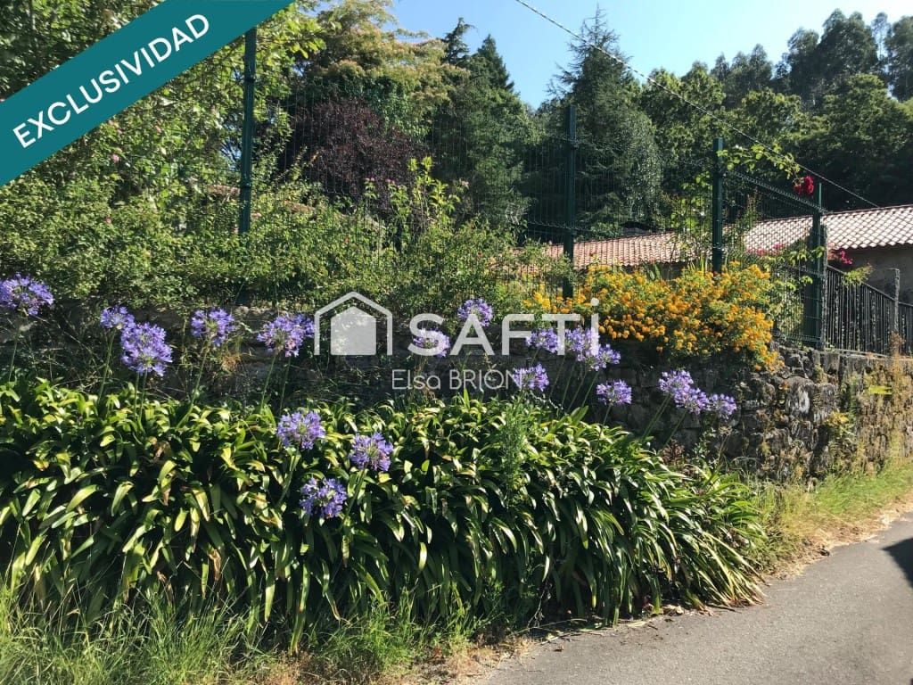 5 bedroom Finca/Country House for sale in Rois with pool - € 370,000 (Ref: 9595325)