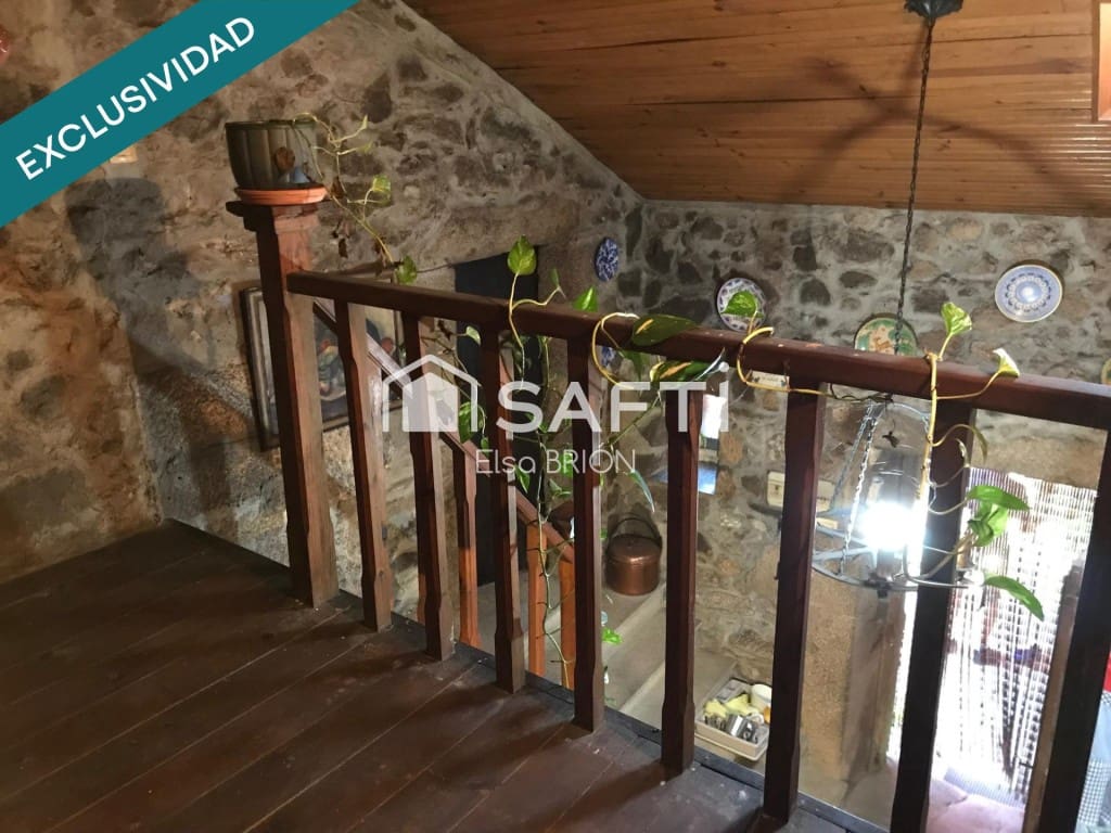 5 bedroom Finca/Country House for sale in Rois with pool - € 370,000 (Ref: 9595325)