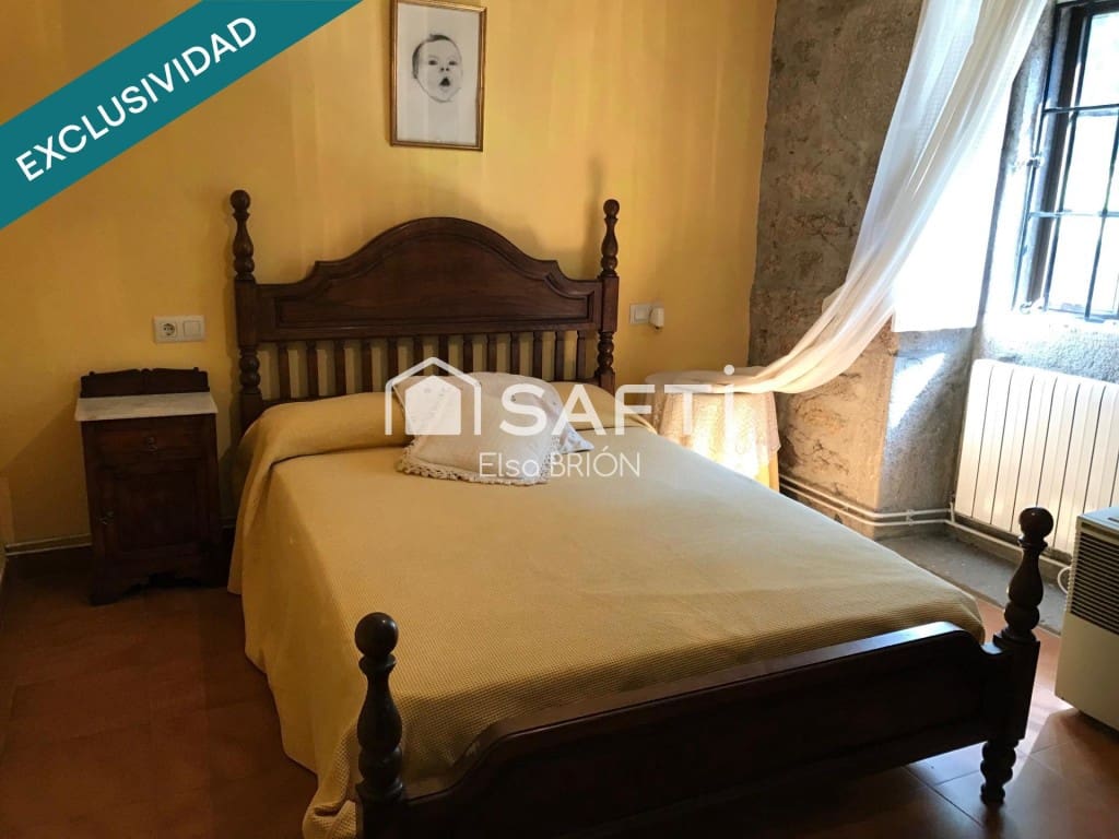 5 bedroom Finca/Country House for sale in Rois with pool - € 370,000 (Ref: 9595325)