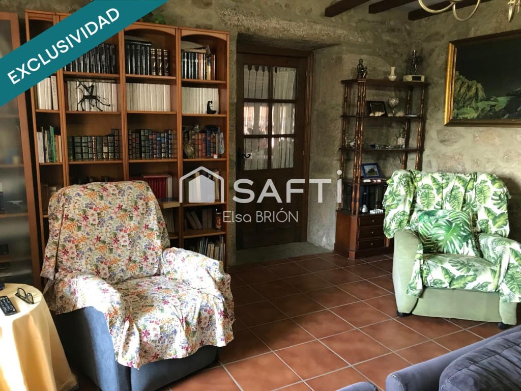5 bedroom Finca/Country House for sale in Rois with pool - € 370,000 (Ref: 9595325)