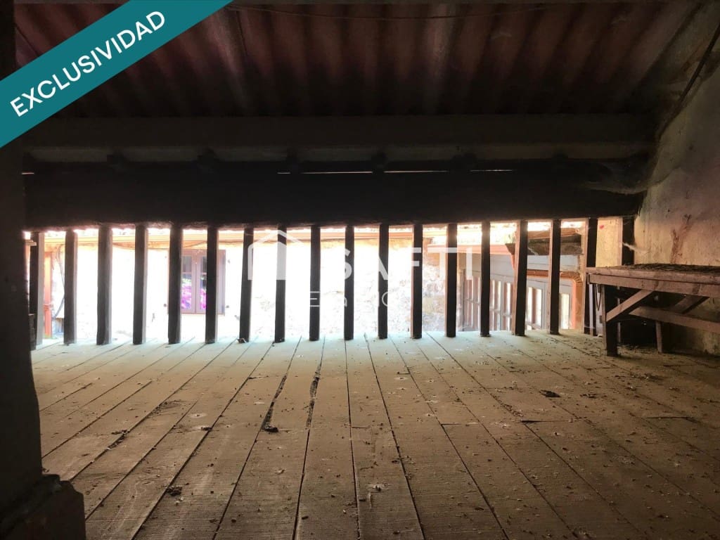 5 bedroom Finca/Country House for sale in Rois with pool - € 370,000 (Ref: 9595325)