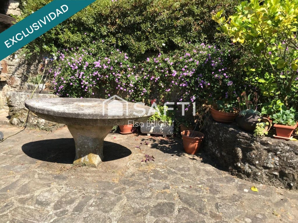 5 bedroom Finca/Country House for sale in Rois with pool - € 370,000 (Ref: 9595325)