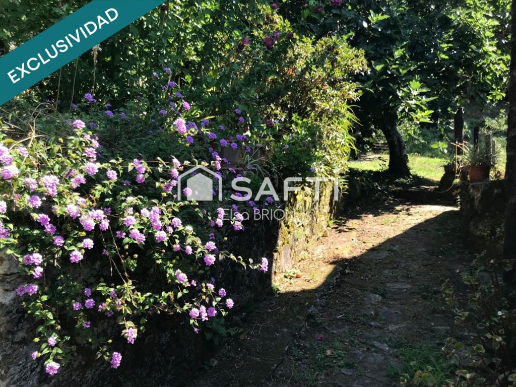 5 bedroom Finca/Country House for sale in Rois with pool - € 370,000 (Ref: 9595325)