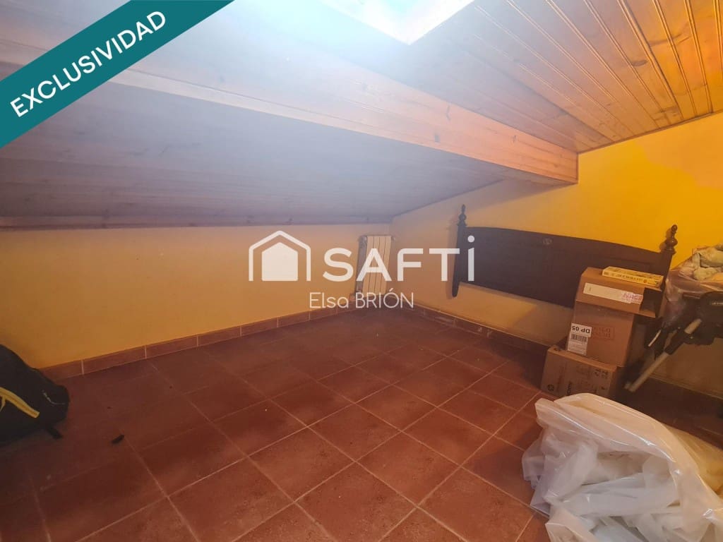 5 bedroom Finca/Country House for sale in Rois with pool - € 370,000 (Ref: 9595325)