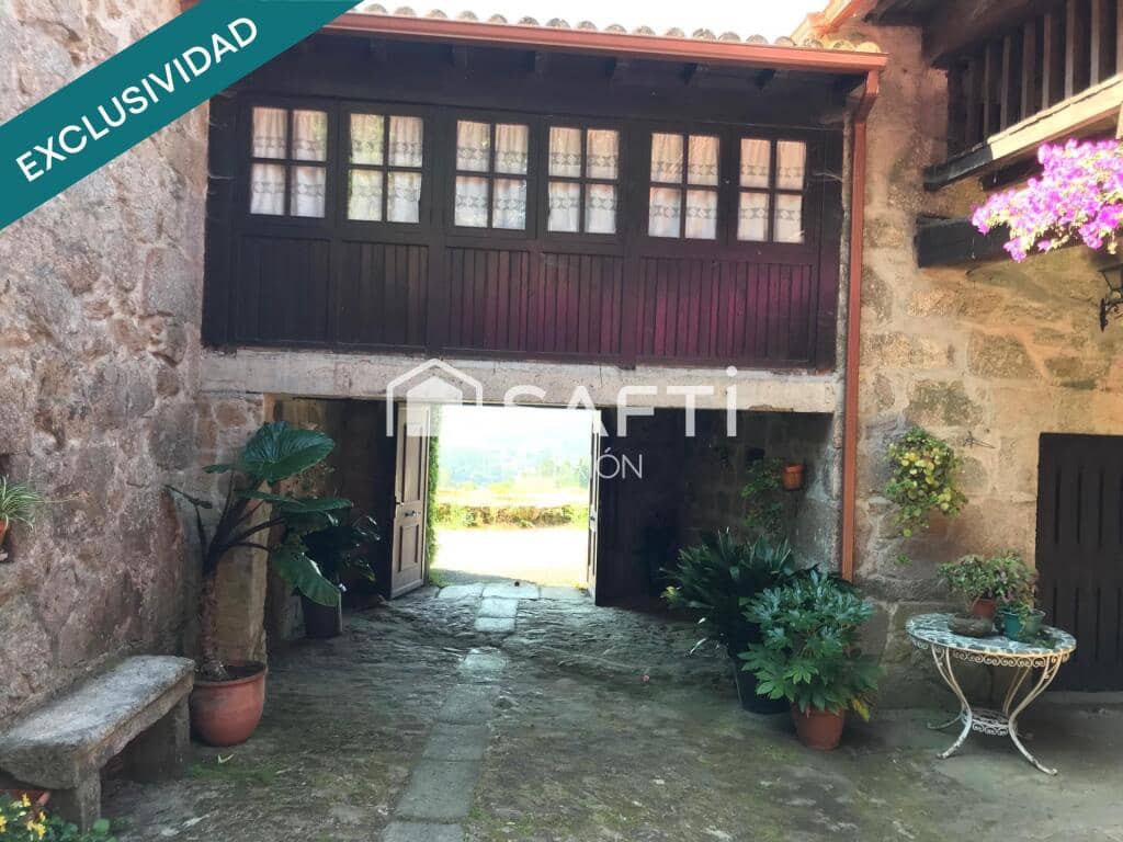 5 bedroom Finca/Country House for sale in Rois with pool - € 370,000 (Ref: 9595325)