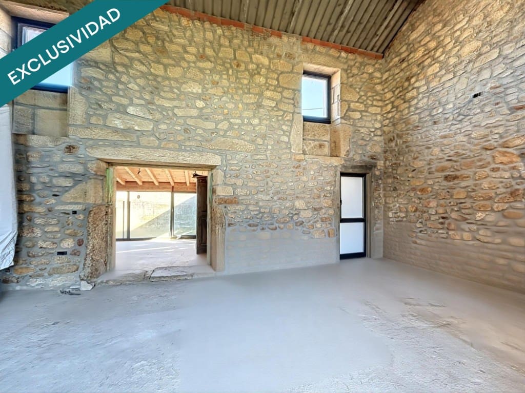 7 bedroom Villa for sale in Ames with garage - € 245,000 (Ref: 9595333)