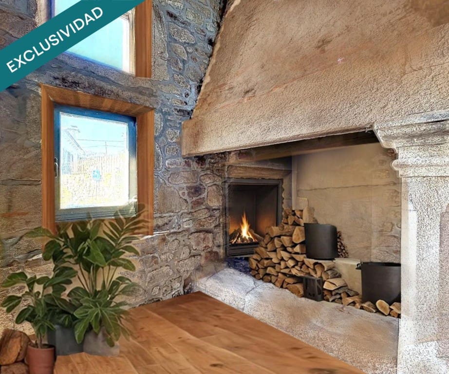 7 bedroom Villa for sale in Ames with garage - € 245,000 (Ref: 9595333)