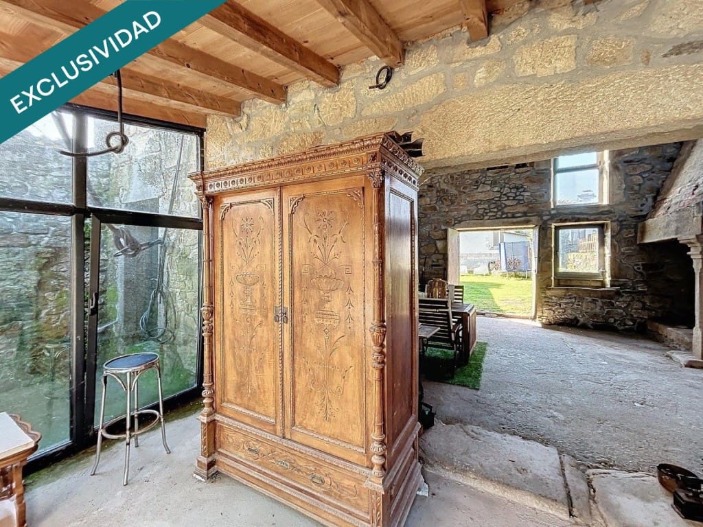 7 bedroom Villa for sale in Ames with garage - € 245,000 (Ref: 9595333)