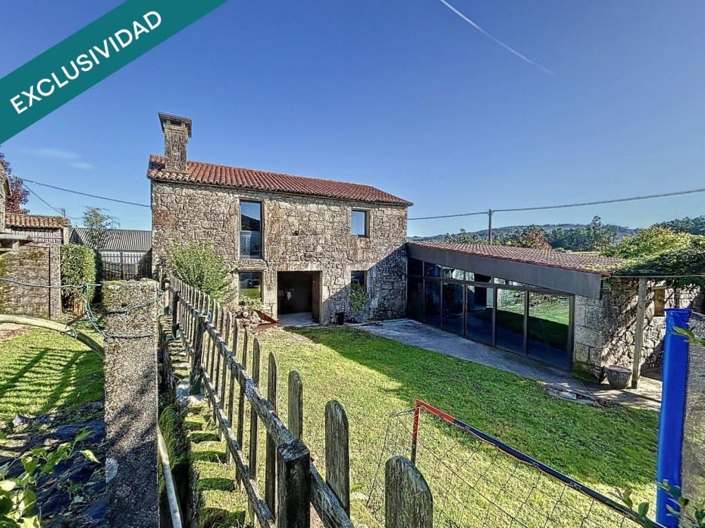 7 bedroom Villa for sale in Ames with garage - € 245,000 (Ref: 9595333)