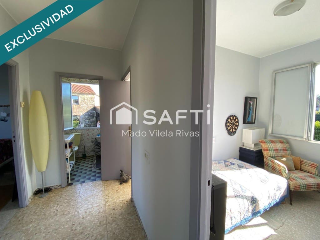 7 bedroom Villa for sale in Ames with garage - € 245,000 (Ref: 9595333)