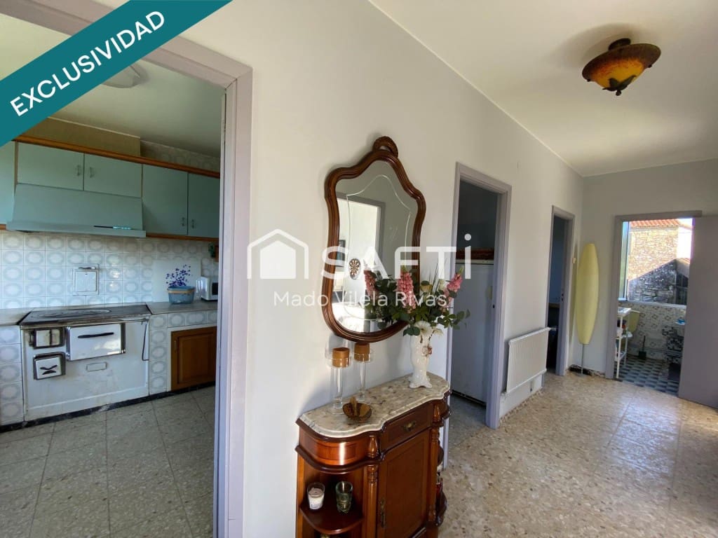 7 bedroom Villa for sale in Ames with garage - € 245,000 (Ref: 9595333)