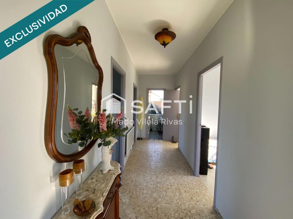 7 bedroom Villa for sale in Ames with garage - € 245,000 (Ref: 9595333)