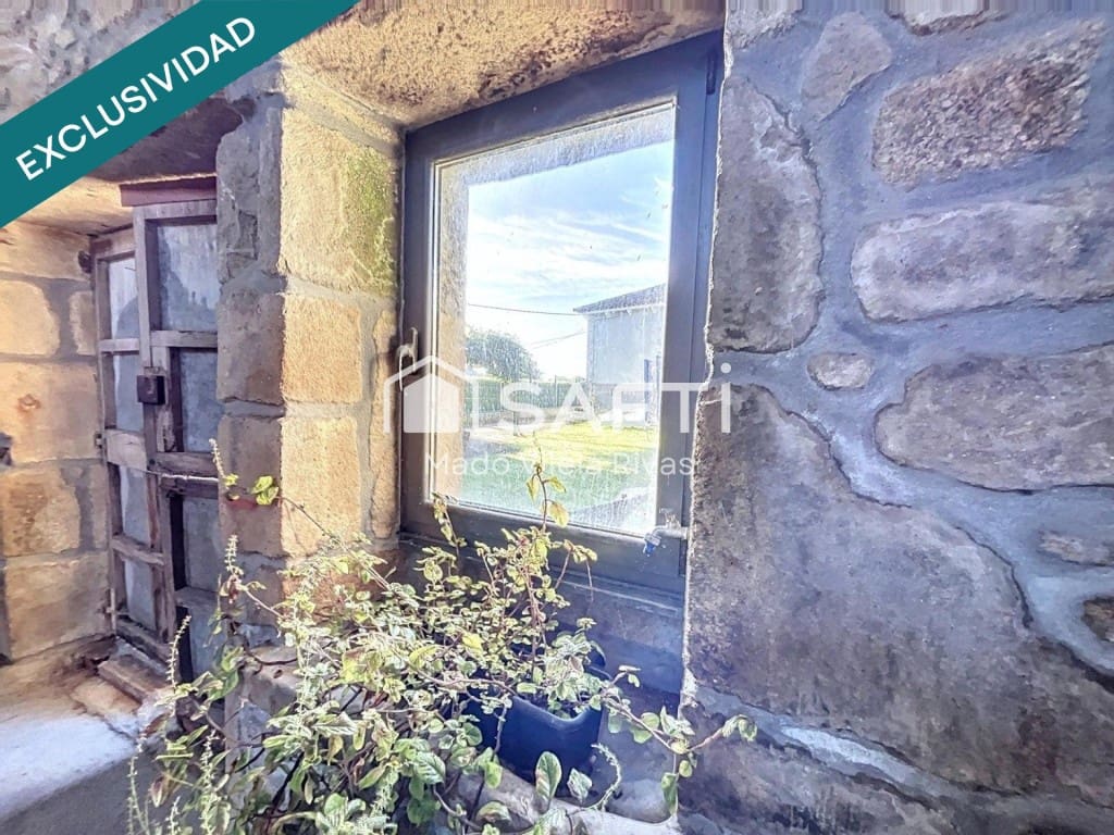 7 bedroom Villa for sale in Ames with garage - € 245,000 (Ref: 9595333)