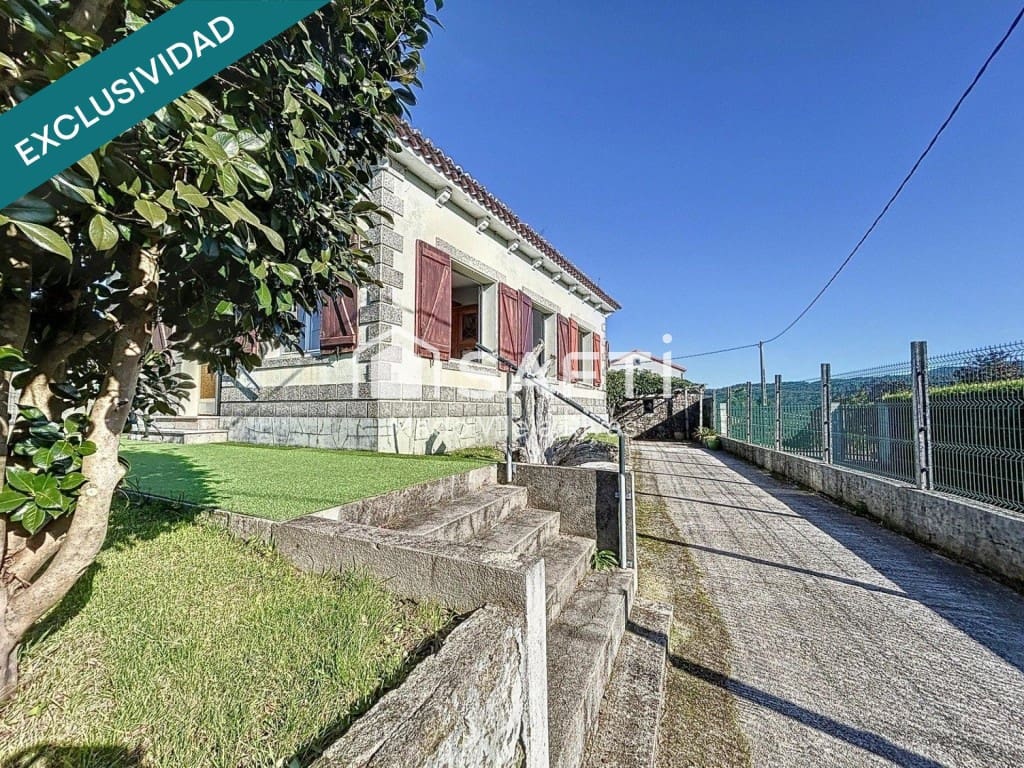 7 bedroom Villa for sale in Ames with garage - € 245,000 (Ref: 9595333)