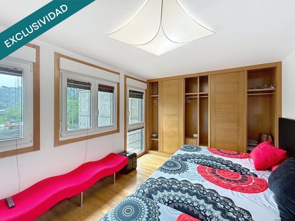 3 makuuhuone Asunto myytävänä paikassa Cangas mukana 
autotalli - 395 000 € (Ref: 9595335)