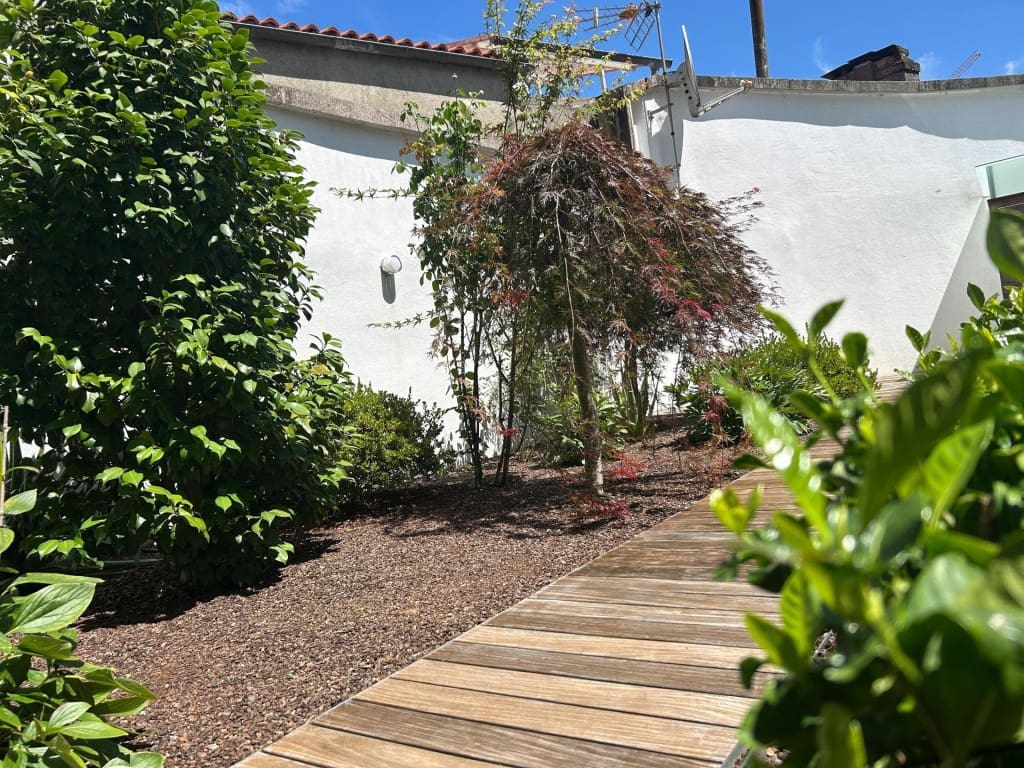 Adosado de 3 habitaciones en Santiago de Compostela en venta - 1.380.000 € (Ref: 9595336)