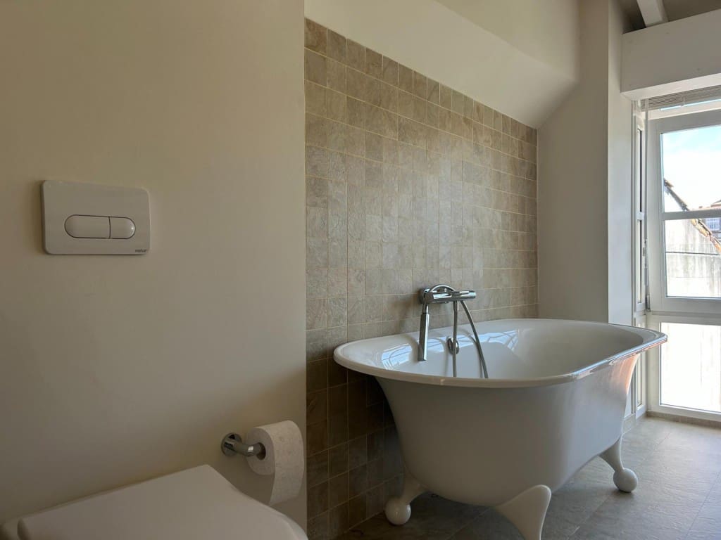 Adosado de 3 habitaciones en Santiago de Compostela en venta - 1.380.000 € (Ref: 9595336)