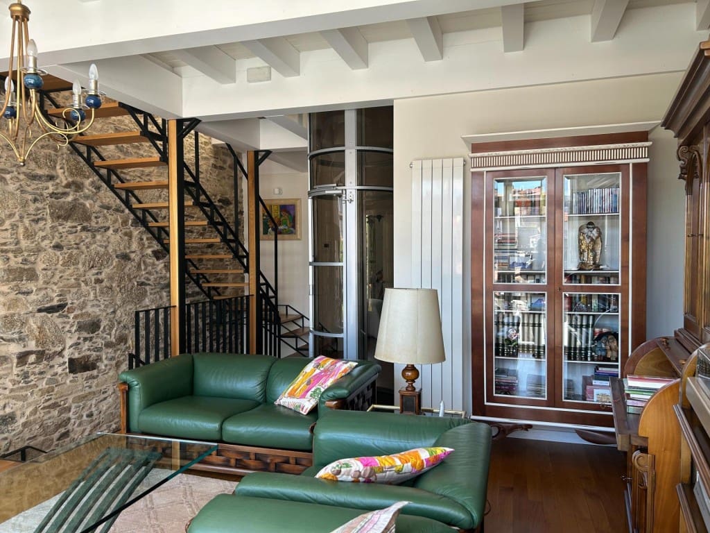 Adosado de 3 habitaciones en Santiago de Compostela en venta - 1.380.000 € (Ref: 9595336)