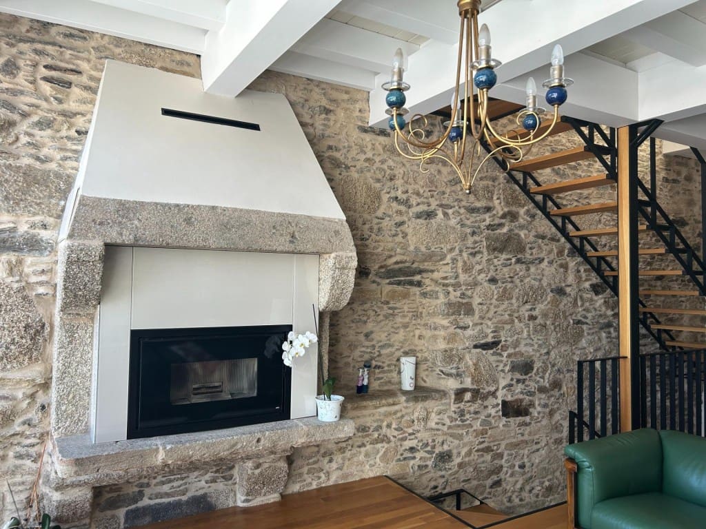 Adosado de 3 habitaciones en Santiago de Compostela en venta - 1.380.000 € (Ref: 9595336)