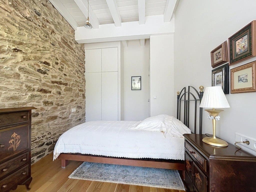 Adosado de 3 habitaciones en Santiago de Compostela en venta - 1.380.000 € (Ref: 9595336)