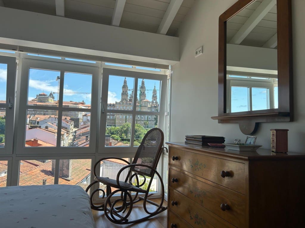 Adosado de 3 habitaciones en Santiago de Compostela en venta - 1.380.000 € (Ref: 9595336)