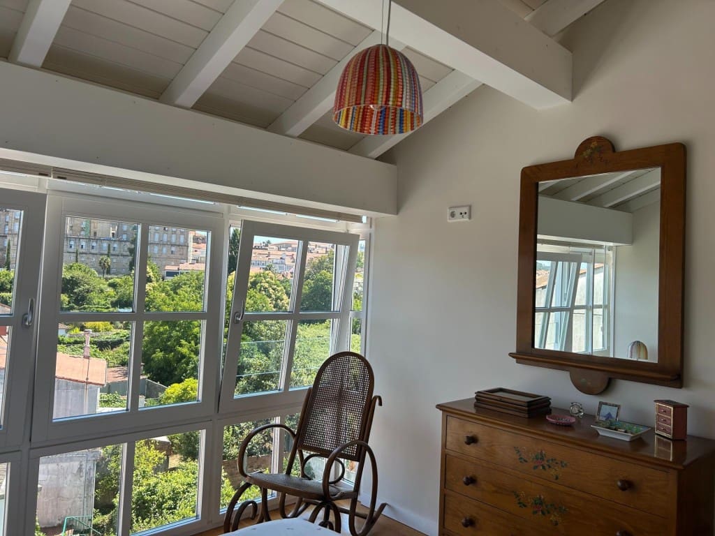 Adosado de 3 habitaciones en Santiago de Compostela en venta - 1.380.000 € (Ref: 9595336)