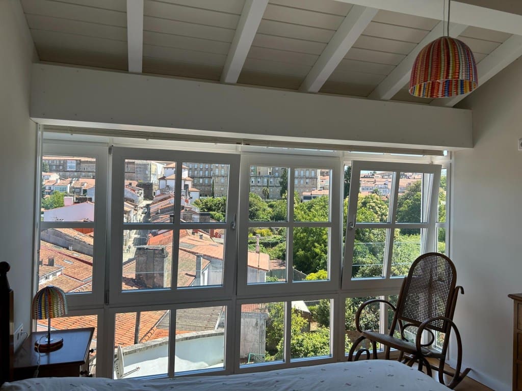 Adosado de 3 habitaciones en Santiago de Compostela en venta - 1.380.000 € (Ref: 9595336)