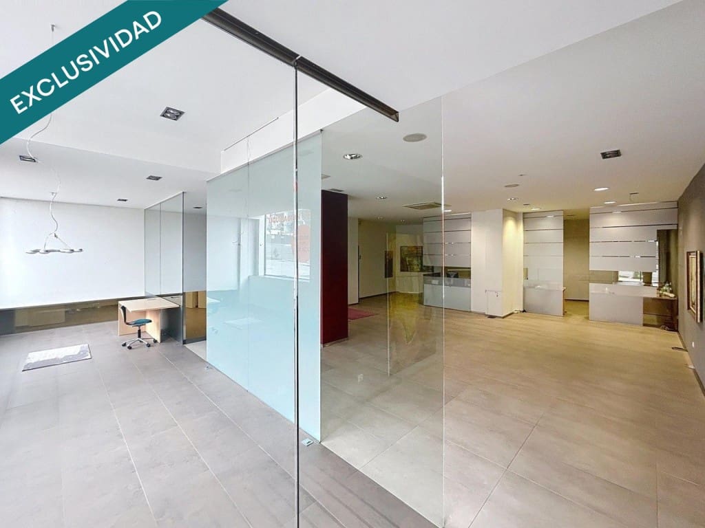 Commercial for sale in Santiago de Compostela - € 412,000 (Ref: 9595337)