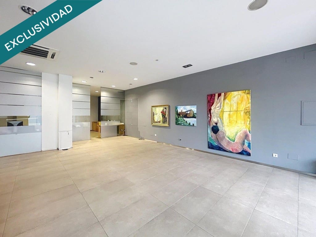 Commercial for sale in Santiago de Compostela - € 412,000 (Ref: 9595337)