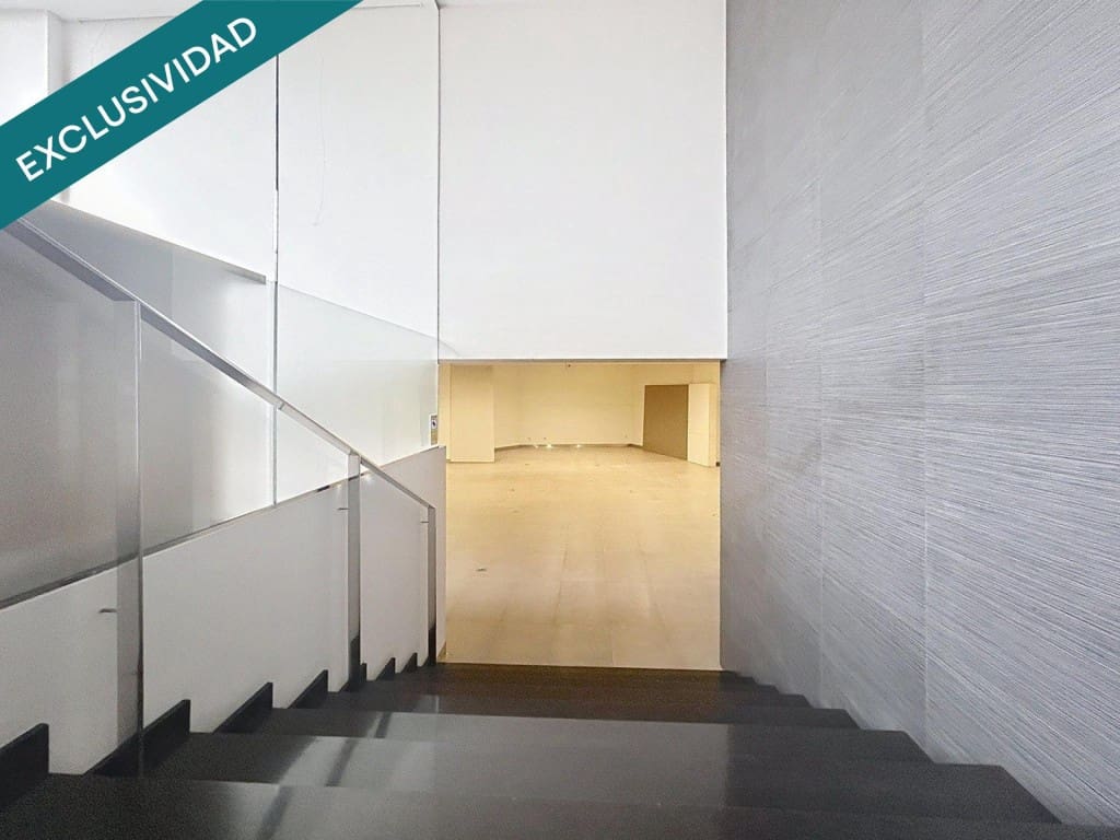 Commercial for sale in Santiago de Compostela - € 412,000 (Ref: 9595337)