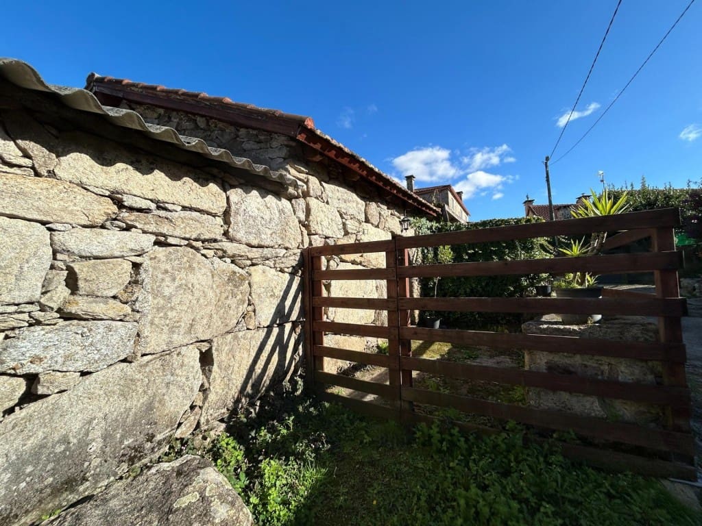 4 bedroom Finca/Country House for sale in Mondariz with garage - € 385,000 (Ref: 9595338)