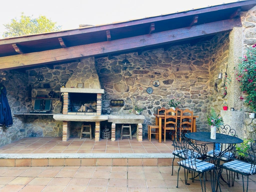 4 bedroom Finca/Country House for sale in Mondariz with garage - € 385,000 (Ref: 9595338)