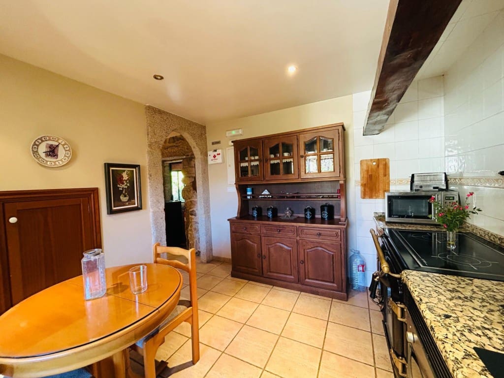 4 bedroom Finca/Country House for sale in Mondariz with garage - € 385,000 (Ref: 9595338)