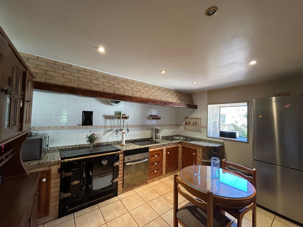 4 bedroom Finca/Country House for sale in Mondariz with garage - € 385,000 (Ref: 9595338)