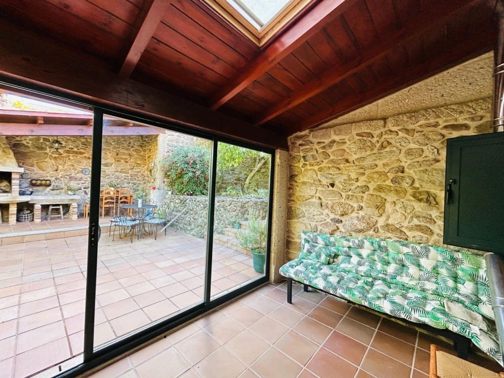 4 bedroom Finca/Country House for sale in Mondariz with garage - € 385,000 (Ref: 9595338)