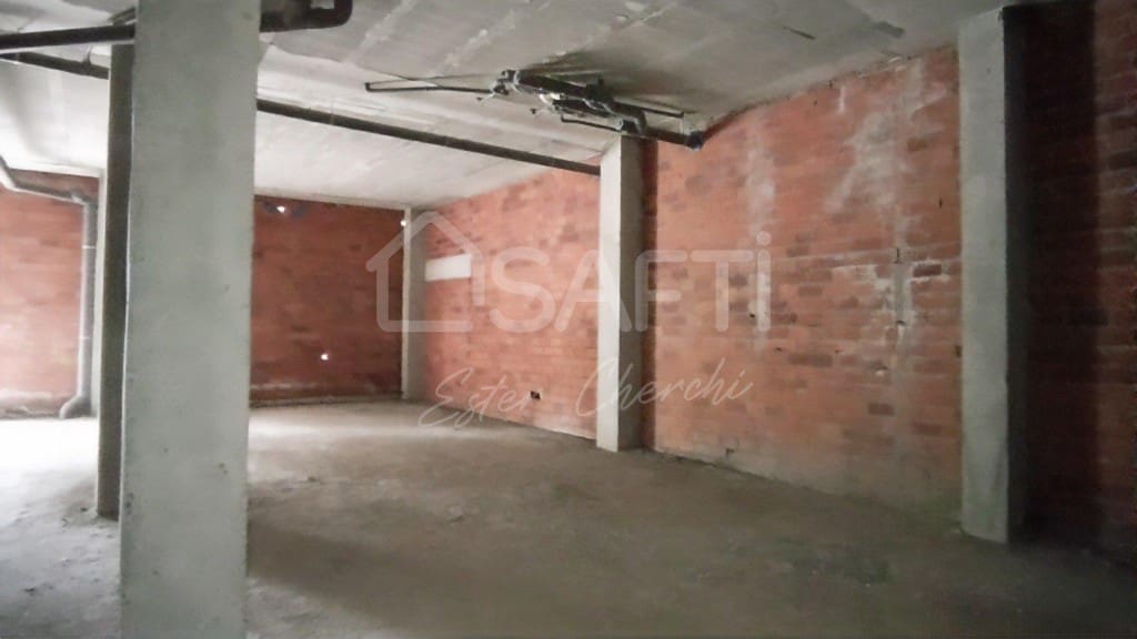 Erhverv til salg i Ames med garage - € 125.000 (Ref: 9595341)