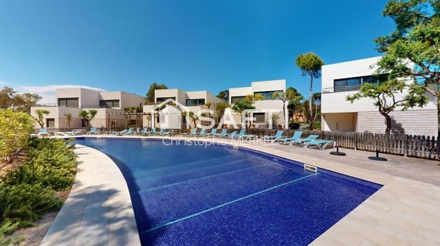 4 sypialnia Willa na sprzedaż w Calella de Palafrugell, Palafrugell z basenem garażem - 825 000 € (Ref: 9595343)