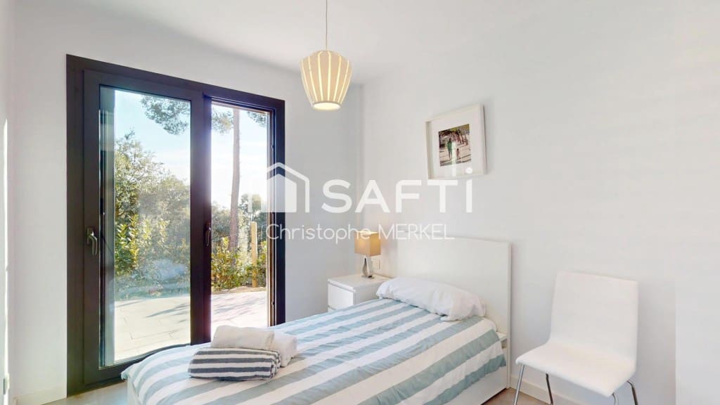 4 sypialnia Willa na sprzedaż w Calella de Palafrugell z basenem garażem - 825 000 € (Ref: 9595343)